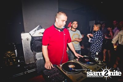 DJ CRAZY B in the Middle of the Room — photo 70