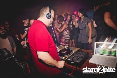 DJ CRAZY B in the Middle of the Room — photo 75