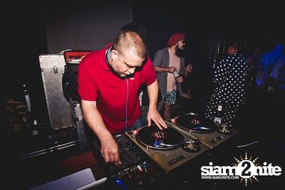 DJ CRAZY B in the Middle of the Room — photo 72
