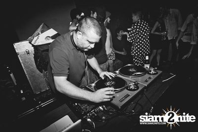 DJ CRAZY B in the Middle of the Room — photo 71