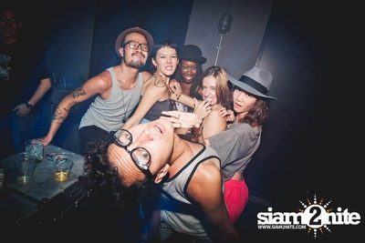 DJ CRAZY B in the Middle of the Room — photo 92