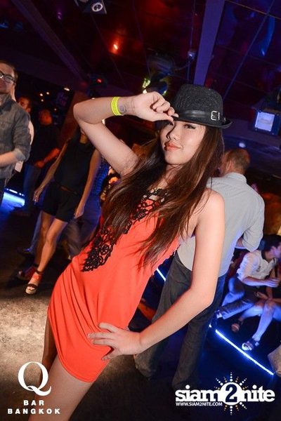Glamourpuss Fridays — photo 149