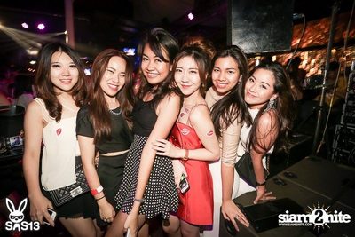 ONE NIGHT STAND-ING PARTY — photo 100