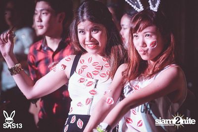 ONE NIGHT STAND-ING PARTY — photo 92