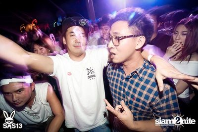 ONE NIGHT STAND-ING PARTY — photo 25
