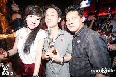 ONE NIGHT STAND-ING PARTY — photo 86