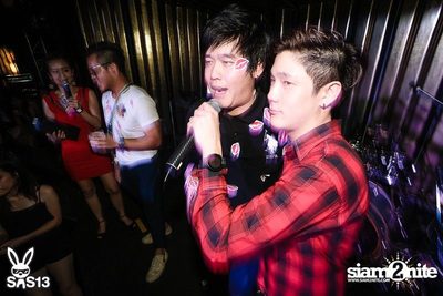 ONE NIGHT STAND-ING PARTY — photo 96