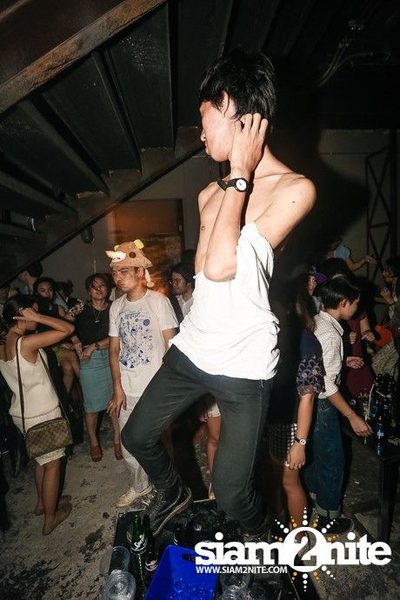 In Bed With Trasher : Sleep With Me Free Dancing — photo 169