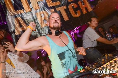LIFE IS A BITCH – ASIA TOUR 2013 — photo 100