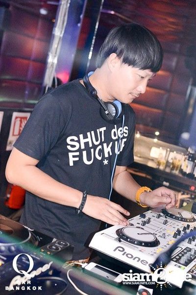 The 25,000 Facebook Likes Party — photo 38