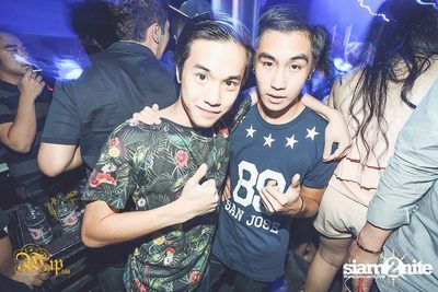 Countdown to 6 Anniversary Party — photo 20