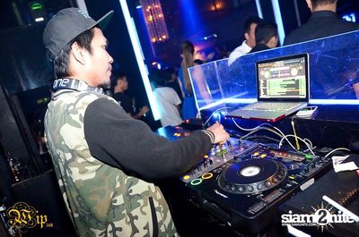 Countdown to 6 Anniversary Party — photo 2