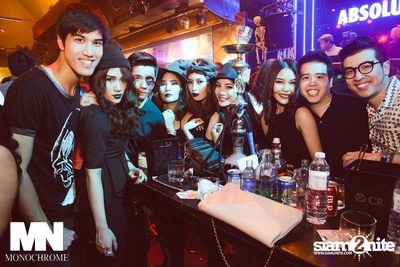 Monochrome Halloween Party — photo 30