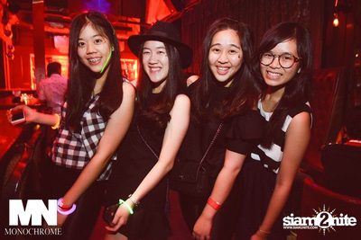Monochrome Halloween Party — photo 10