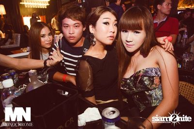 Monochrome Halloween Party — photo 34