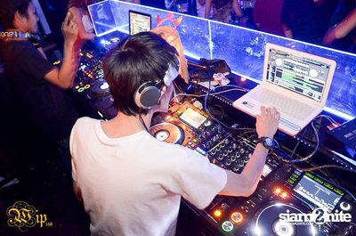 Countdown to 6 Anniversary Party — photo 4