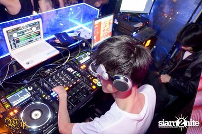 Countdown to 6 Anniversary Party — photo 5