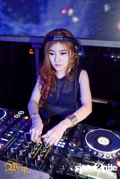 Countdown to 6 Anniversary Party — photo 124