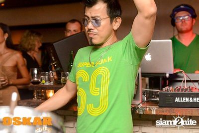 NUM T-BONE vs. DJ ALEX FISCHER — photo 94