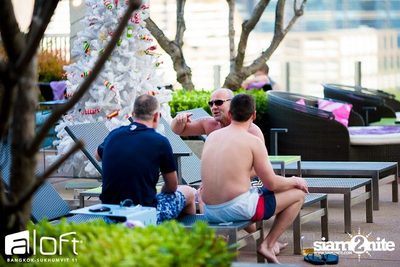 Christmas Pool Party — photo 3