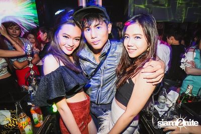 Countdown to 6 Anniversary Party — photo 20