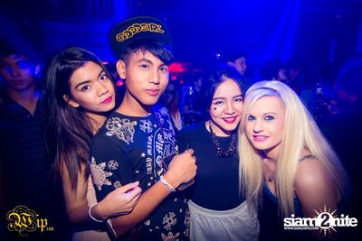 Friday Night — photo 1