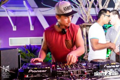 SUNDOWNER Sunset Pool & Rooftop Party — photo 3