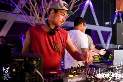 SUNDOWNER Sunset Pool & Rooftop Party — photo 5