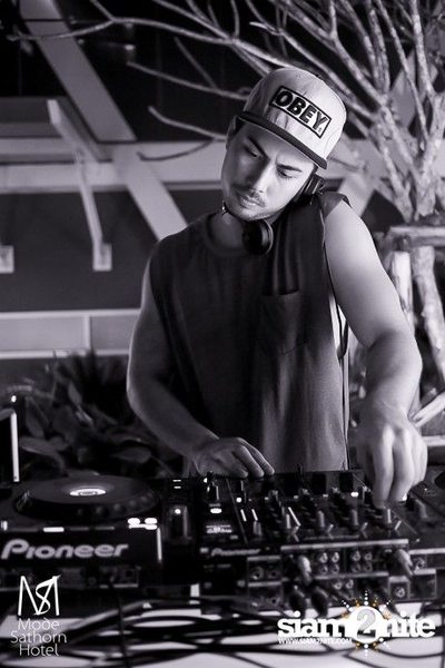SUNDOWNER Sunset Pool & Rooftop Party — photo 10