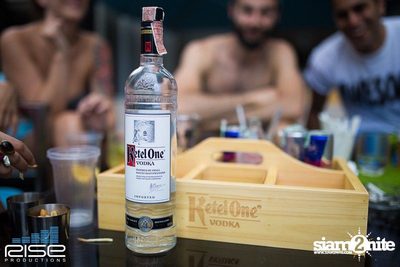 MIAMI BEACH POOL PARTY — photo 88