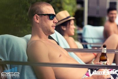 MIAMI BEACH POOL PARTY — photo 23