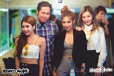 8zeronight x Bling Kitchen pres. Ribs & HipHop — photo 1