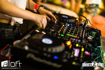 Aloft Pool Party 'Sexy White T-Shirt' — photo 216