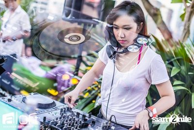 Aloft Pool Party 'Sexy White T-Shirt' — photo 159
