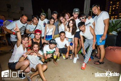 Aloft Pool Party 'Sexy White T-Shirt' — photo 257