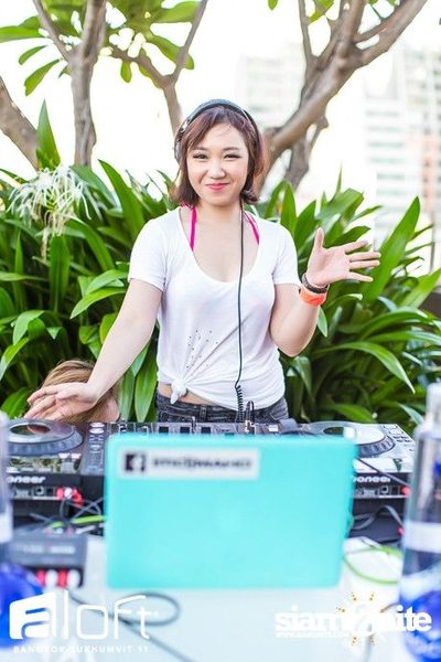 Aloft Pool Party 'Sexy White T-Shirt' — photo 108