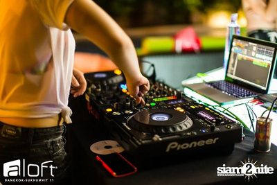 Aloft Pool Party 'Sexy White T-Shirt' — photo 215