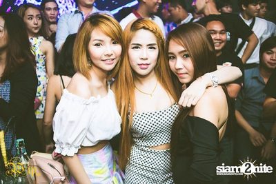 Friday Night — photo 1