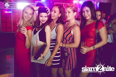 Red Bull "Red Monday" — photo 1