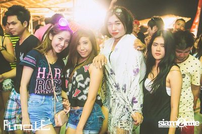 FINALE Beach Party ที่ ฟินาเล่ บาร์, เกาะเสม็ด — photo 227