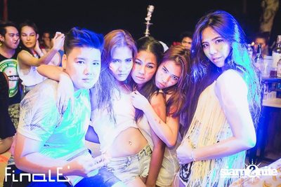 FINALE Beach Party ที่ ฟินาเล่ บาร์, เกาะเสม็ด — photo 1