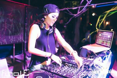 FINALE Beach Party ที่ ฟินาเล่ บาร์, เกาะเสม็ด — photo 241