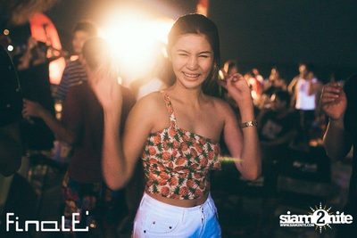 FINALE Beach Party ที่ ฟินาเล่ บาร์, เกาะเสม็ด — photo 334