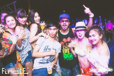 FINALE Beach Party ที่ ฟินาเล่ บาร์, เกาะเสม็ด — photo 294