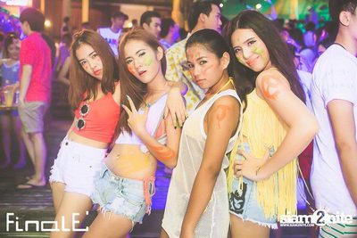 FINALE Beach Party ที่ ฟินาเล่ บาร์, เกาะเสม็ด — photo 196