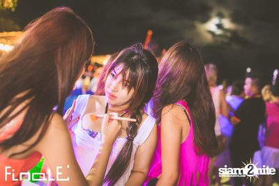 FINALE Beach Party ที่ ฟินาเล่ บาร์, เกาะเสม็ด — photo 101