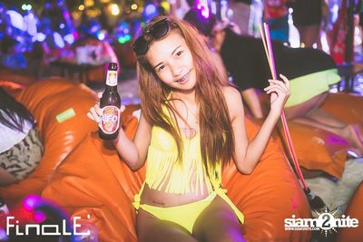 FINALE Beach Party ที่ ฟินาเล่ บาร์, เกาะเสม็ด — photo 185