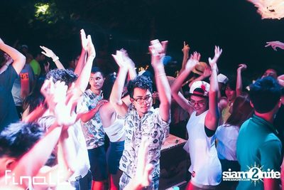 FINALE Beach Party ที่ ฟินาเล่ บาร์, เกาะเสม็ด — photo 358