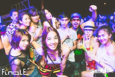 FINALE Beach Party ที่ ฟินาเล่ บาร์, เกาะเสม็ด — photo 295