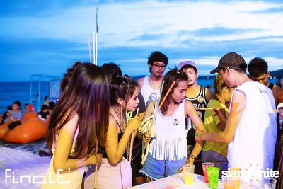 FINALE Beach Party ที่ ฟินาเล่ บาร์, เกาะเสม็ด — photo 68